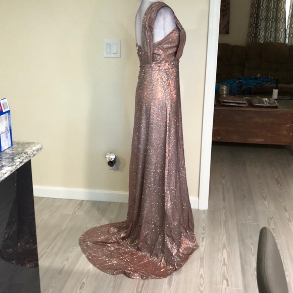 Gold glitter high slit gown - Picture 5 of 8